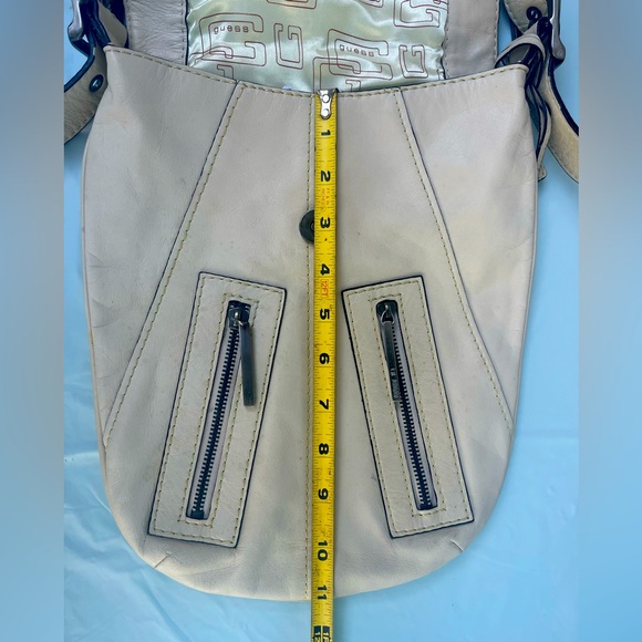 Guess messenger bag envelope style - Picture 4 of 14